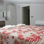 Meuble Leonetti 4* بالينورو