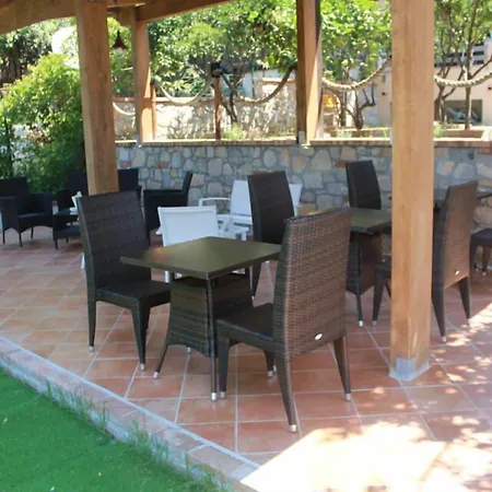 Bed & Breakfast Meuble Leonetti 4*