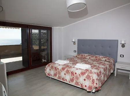Meublé Leonetti Bed & Breakfast 3*